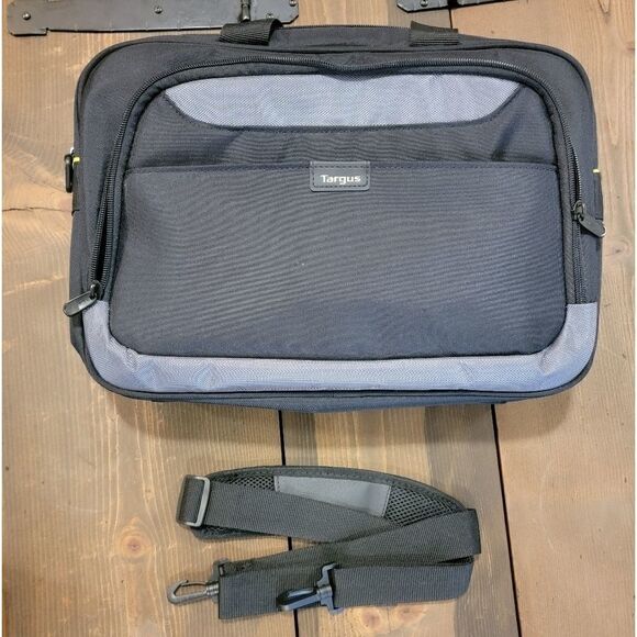 Targus Laptop Bag Model AC0063 - Picture 1 of 4